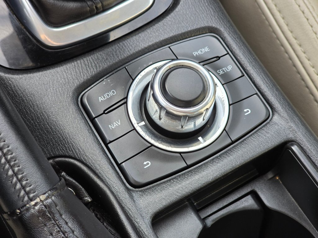 Used 2015 MAZDA MAZDA6 Touring w/ Touring Technology Package FWD image 10