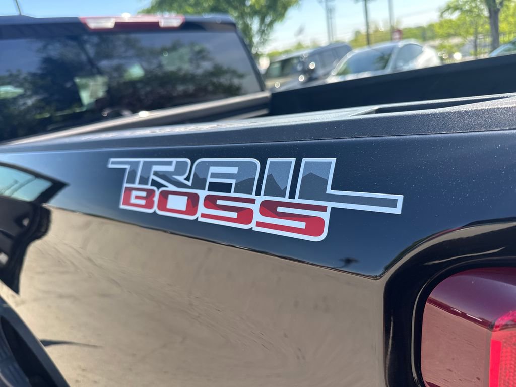 Used 2021 Chevrolet Silverado 1500 LT Trail Boss w/ Bed Protection Package AWD/4WD image 43