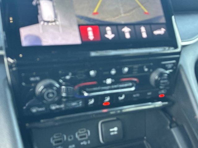 Used 2024 Jeep Grand Cherokee Limited w/ Luxury Tech Group II image 33