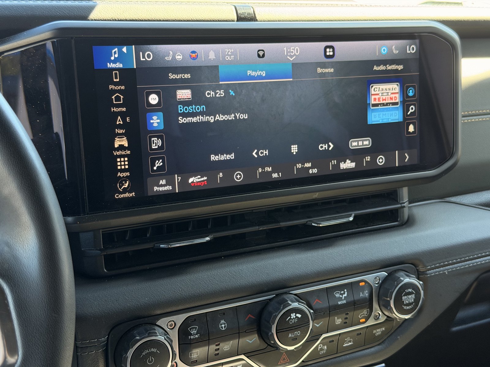 Used 2024 Jeep Wrangler High Altitude AWD/4WD image 23