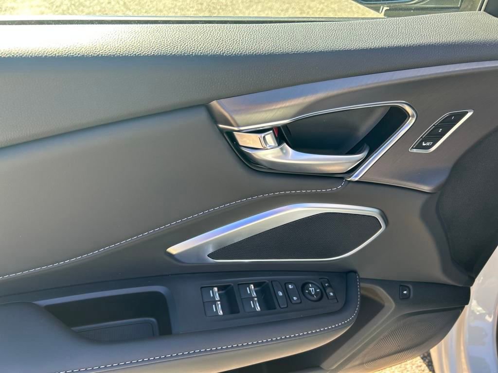 New 2025 Acura RDX SH-AWD image 13