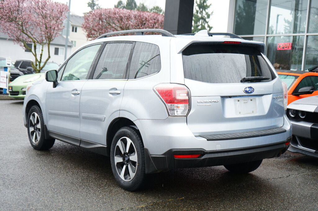 Used 2017 Subaru Forester 2.5i Limited image 2