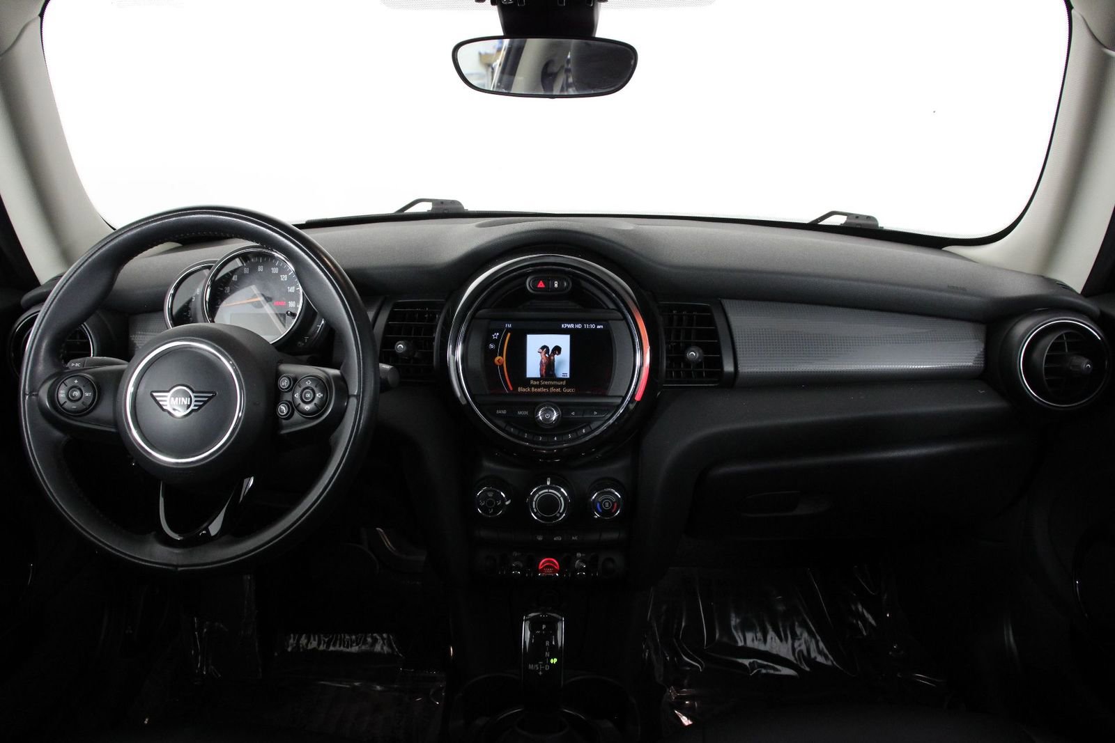 Used 2021 MINI Cooper 2-Door Hardtop image 7