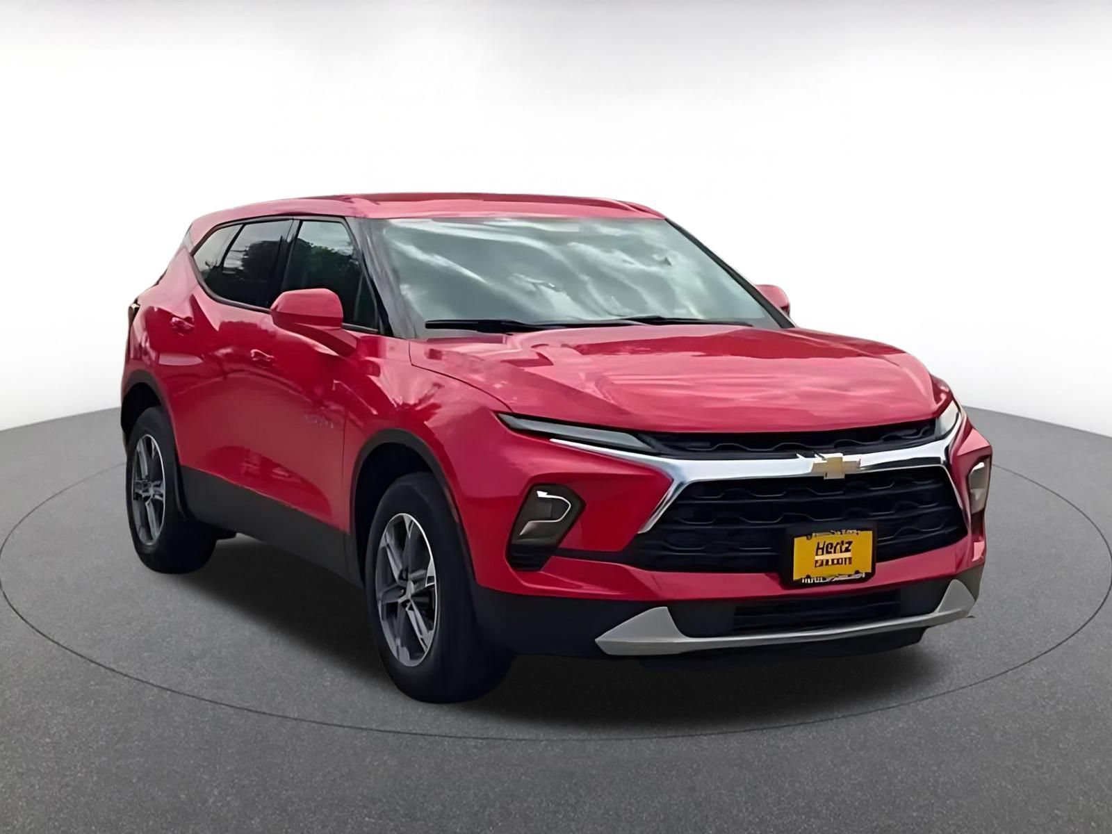 Used 2025 Chevrolet Blazer LT FWD image 3