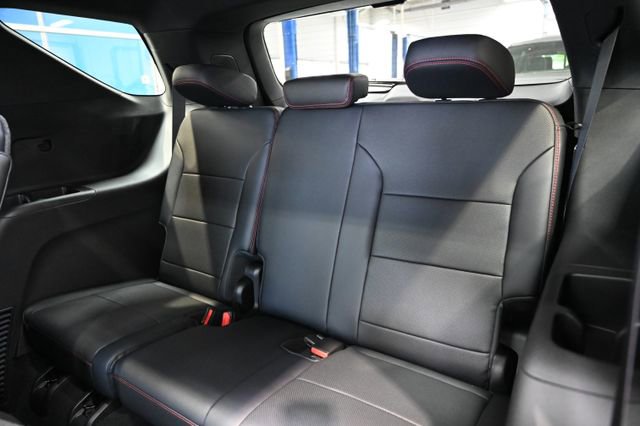 New 2026 Chevrolet Traverse RS w/ LPO, Floor Liner Package AWD/4WD image 12