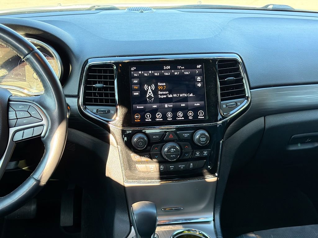 Used 2019 Jeep Grand Cherokee Altitude image 21
