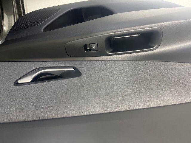 New 2025 Hyundai Elantra Limited image 29