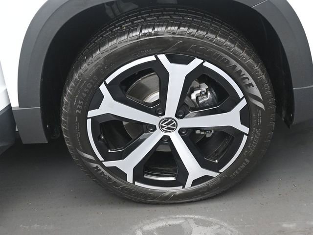Used 2026 Volkswagen Taos SEL AWD/4WD image 39