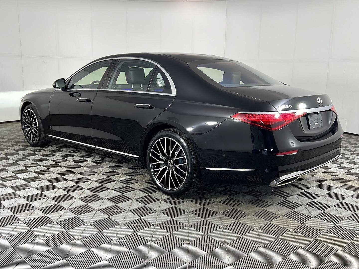 Certified 2021 Mercedes-Benz S 580 4MATIC Sedan image 5
