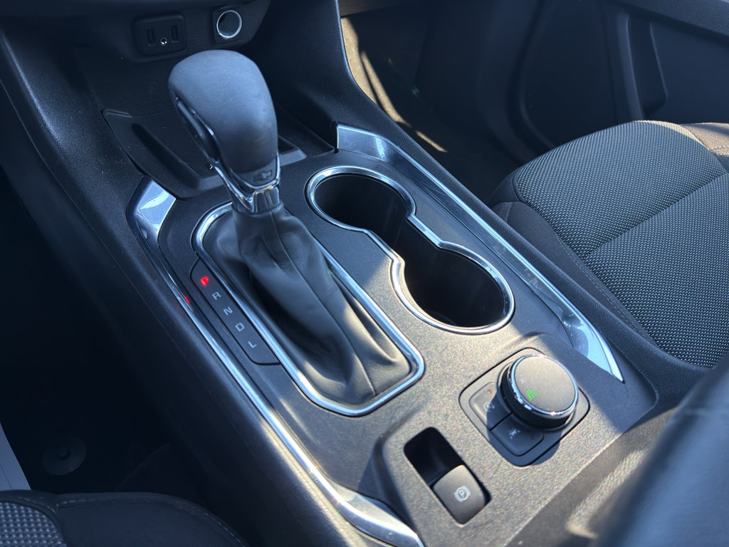 Used 2023 Chevrolet Traverse LT image 16