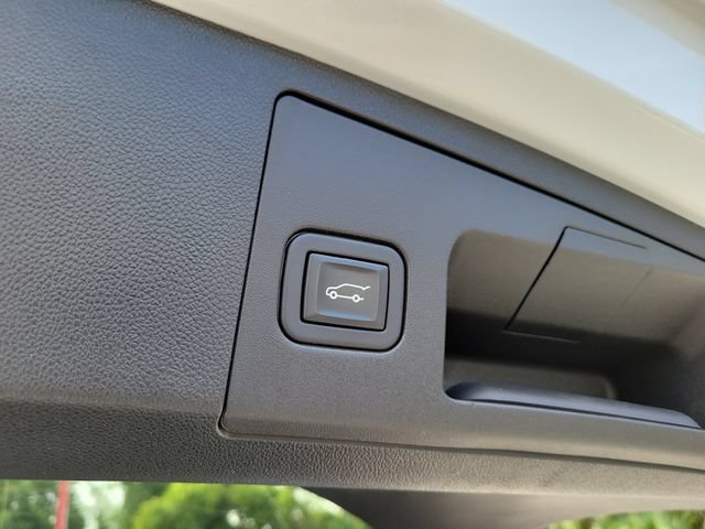 Used 2024 Cadillac XT4 Premium Luxury AWD/4WD image 11