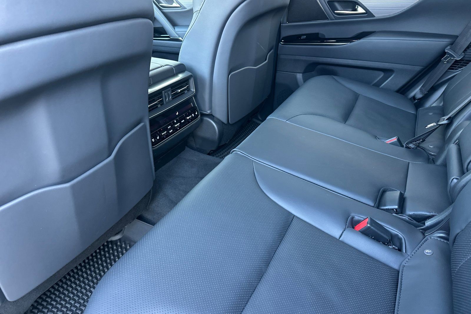 New 2026 Lexus LX 600 F Sport image 9