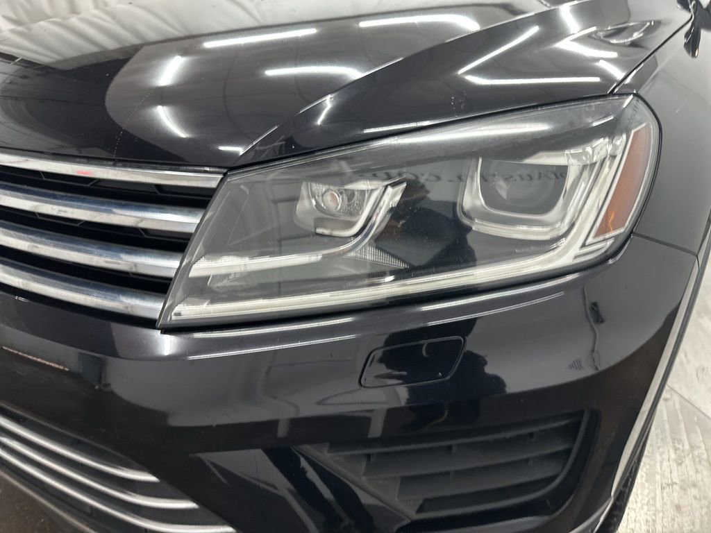 Used 2016 Volkswagen Touareg TDI image 31