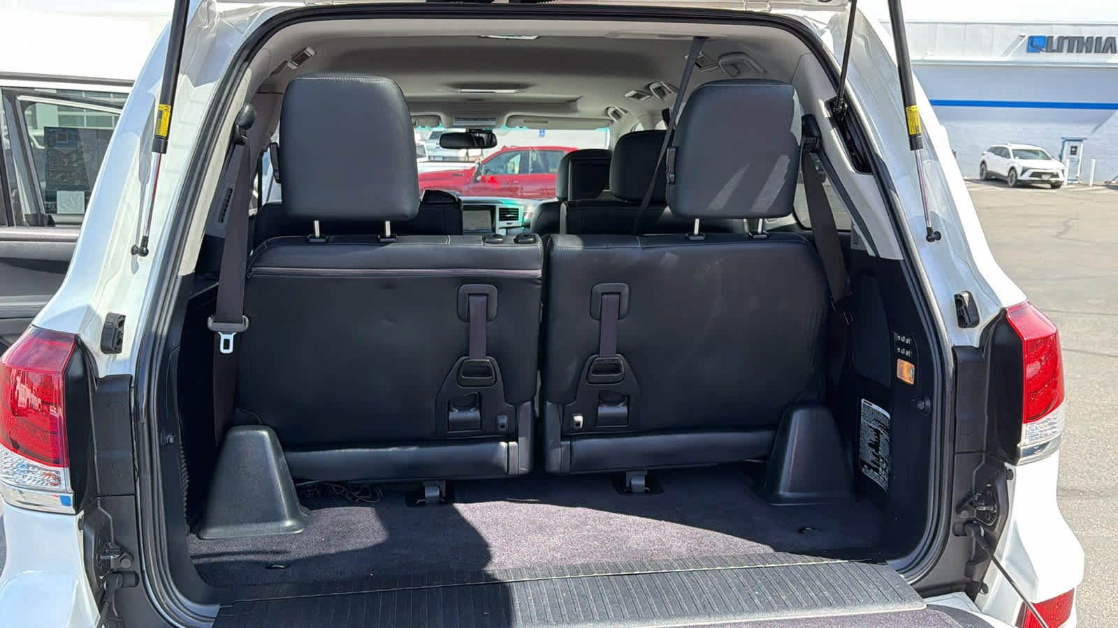 Used 2015 Lexus LX 570 4WD image 27