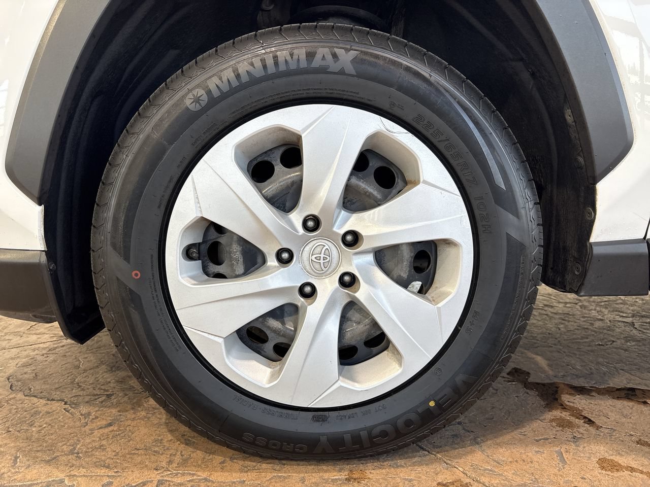 Certified 2019 Toyota RAV4 LE AWD/4WD image 10