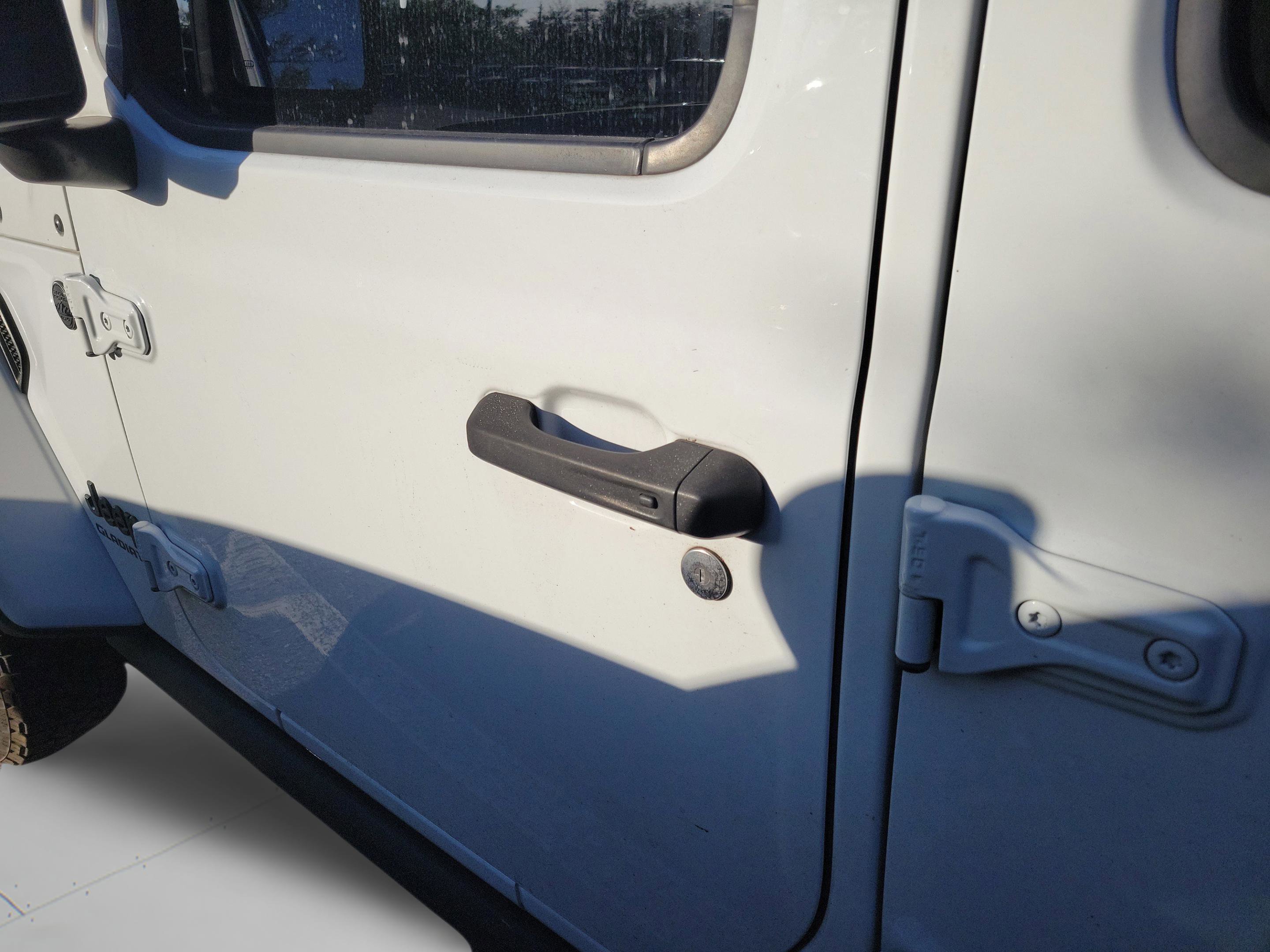 Used 2022 Jeep Gladiator Willys image 26