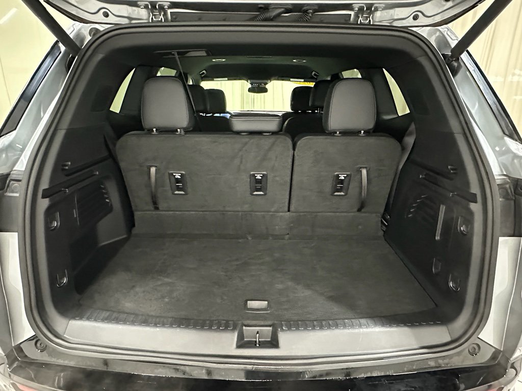 Used 2025 Buick Enclave Sport Touring image 12