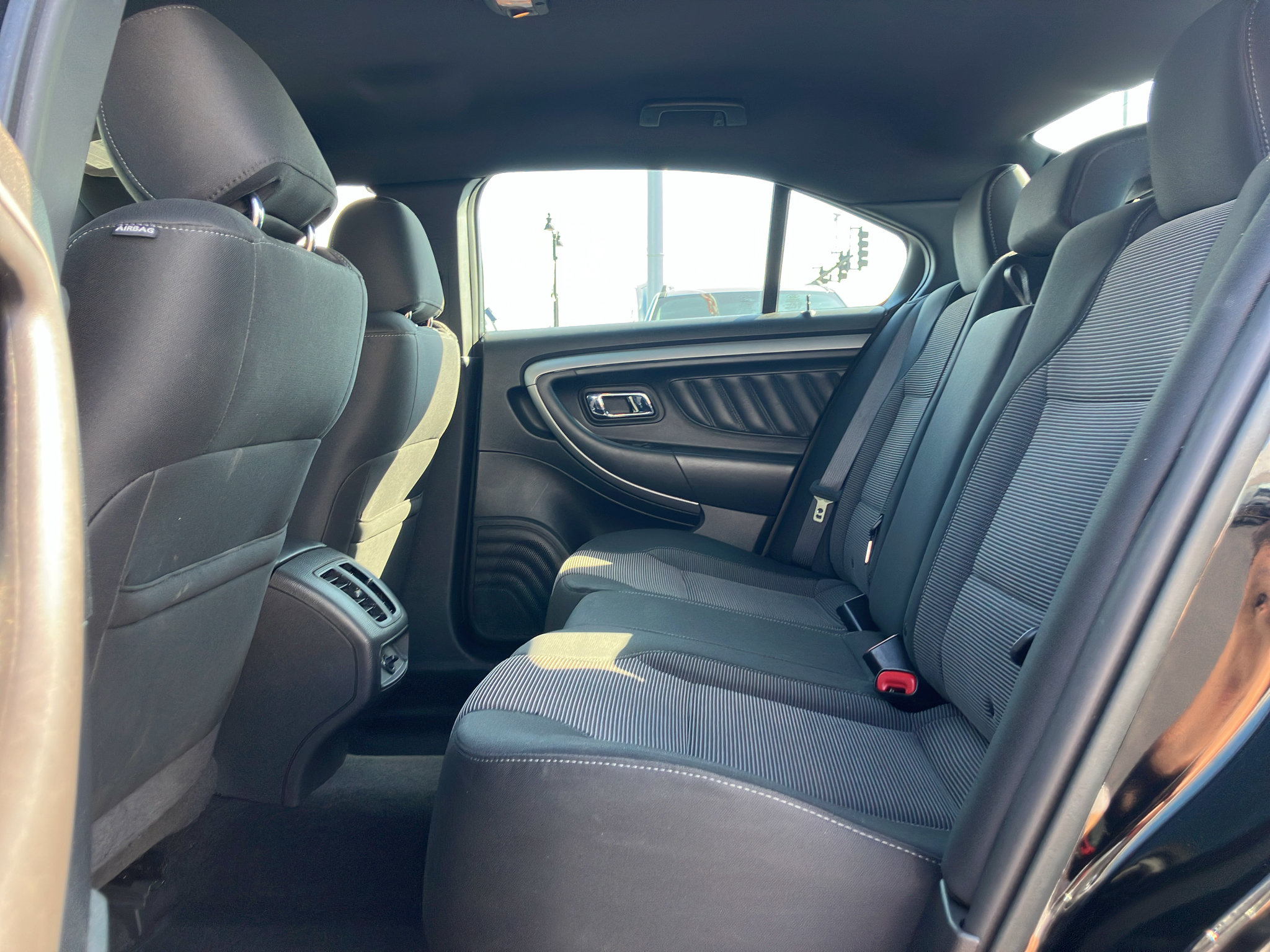 Used 2017 Ford Taurus SEL AWD/4WD image 27
