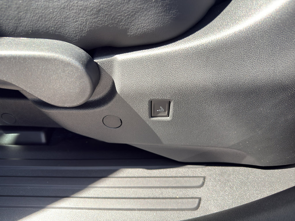 Used 2026 Buick Enclave Avenir w/ Super Cruise Package AWD/4WD image 12