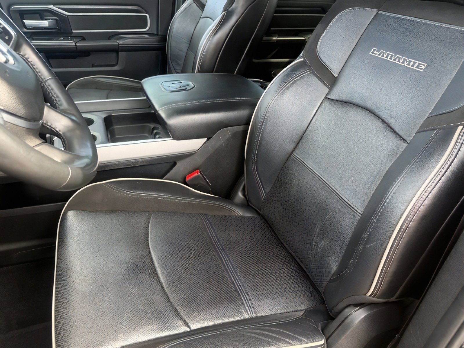 Used 2024 RAM 2500 Laramie w/ Sport Appearance Package image 17