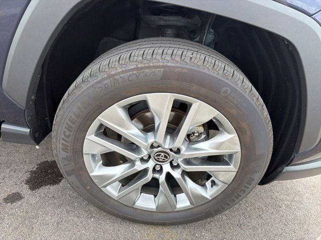 Used 2025 Toyota RAV4 XLE Premium w/ Weather Package AWD/4WD image 4