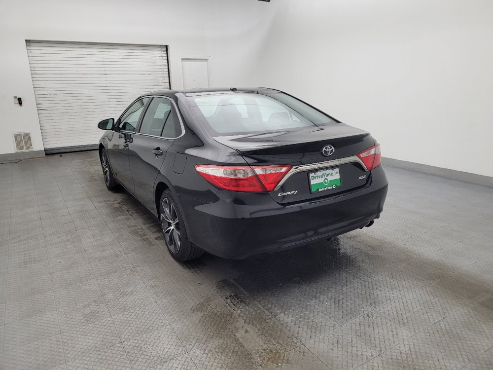 Used 2015 Toyota Camry XSE w/ Moonroof Package image 5