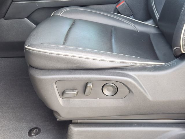 Used 2023 GMC Yukon XL SLT AWD/4WD image 24