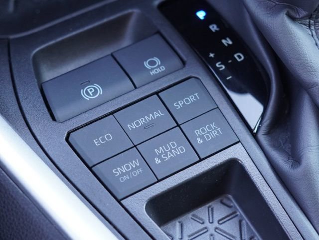 Certified 2024 Toyota RAV4 LE AWD/4WD image 30