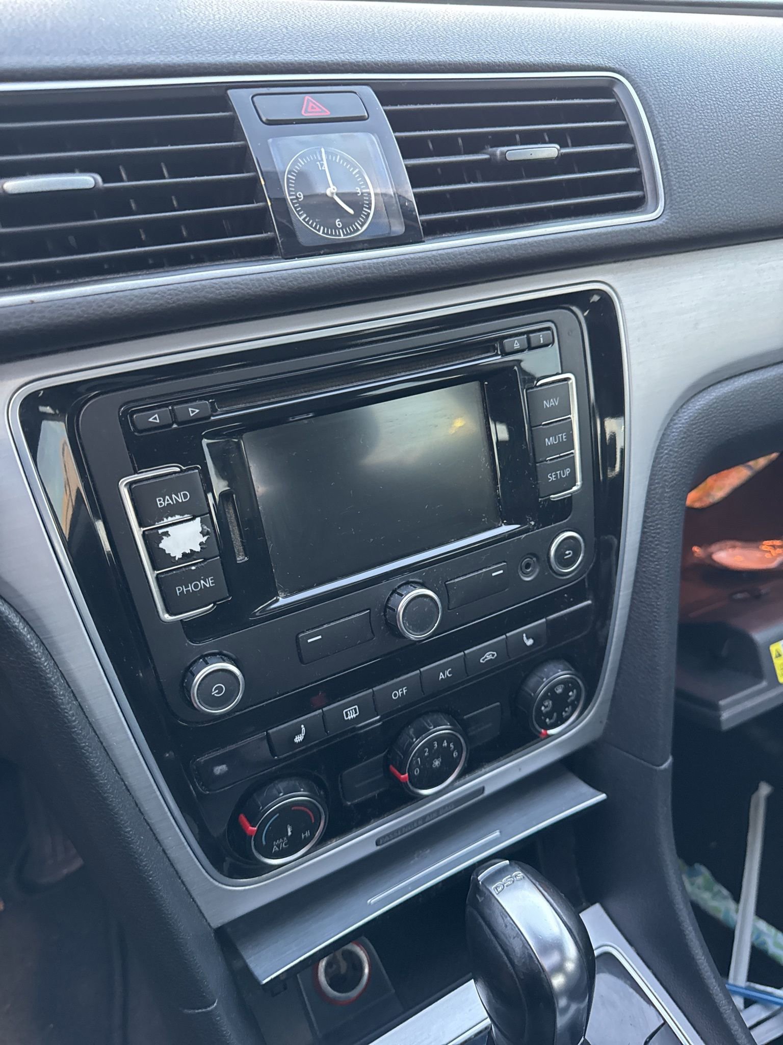 Used 2013 Volkswagen Passat TDI SE image 11