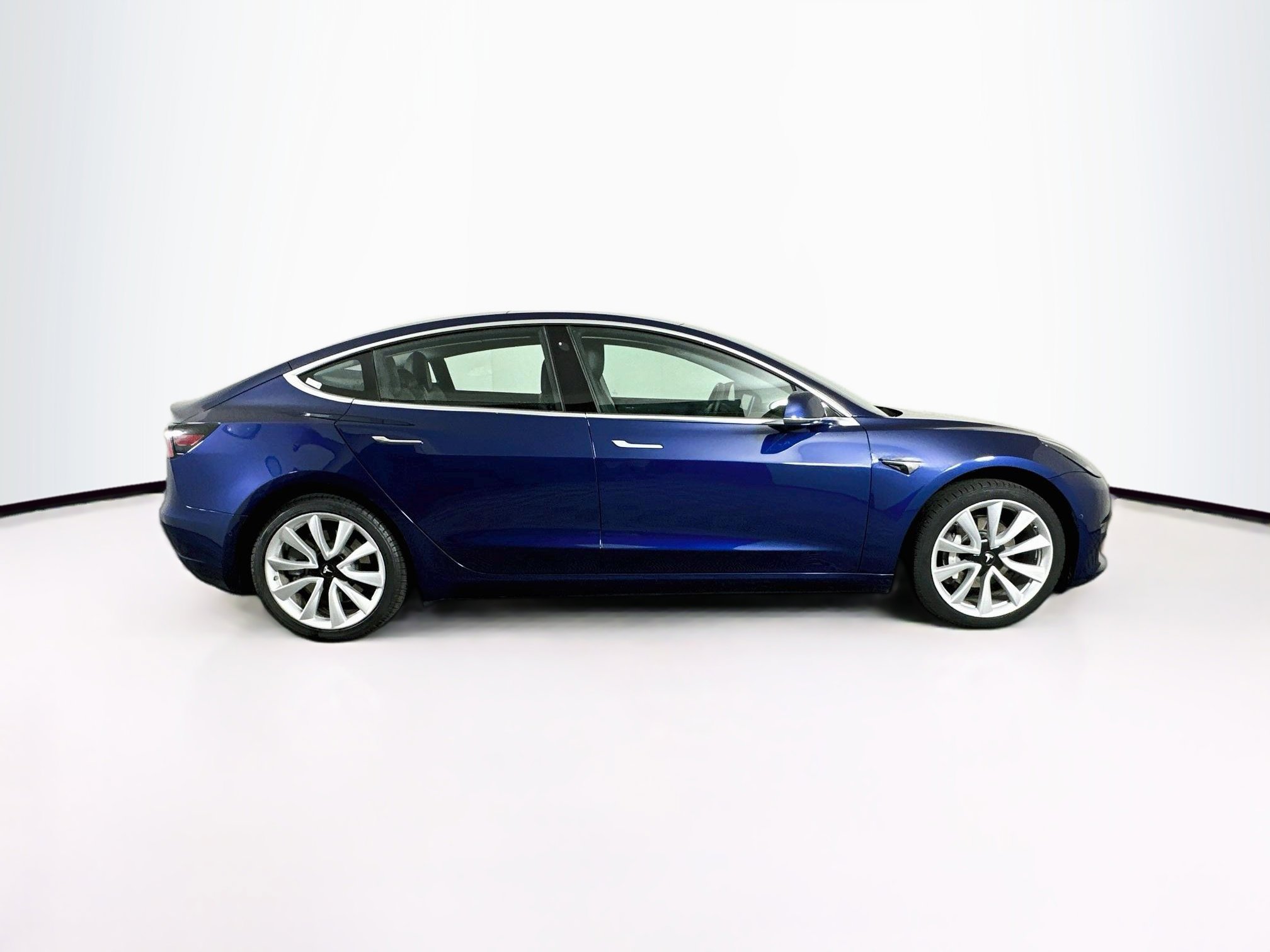 Used 2018 Tesla Model 3 Long Range RWD image 10