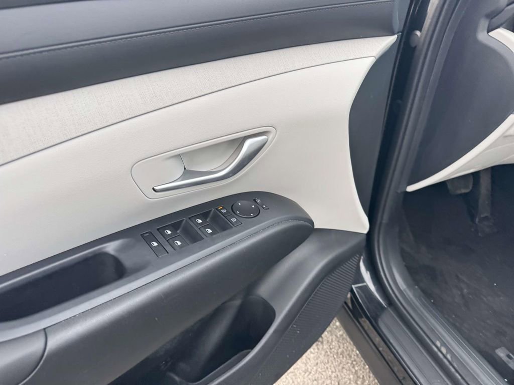 Certified 2025 Hyundai Tucson SEL AWD/4WD image 13
