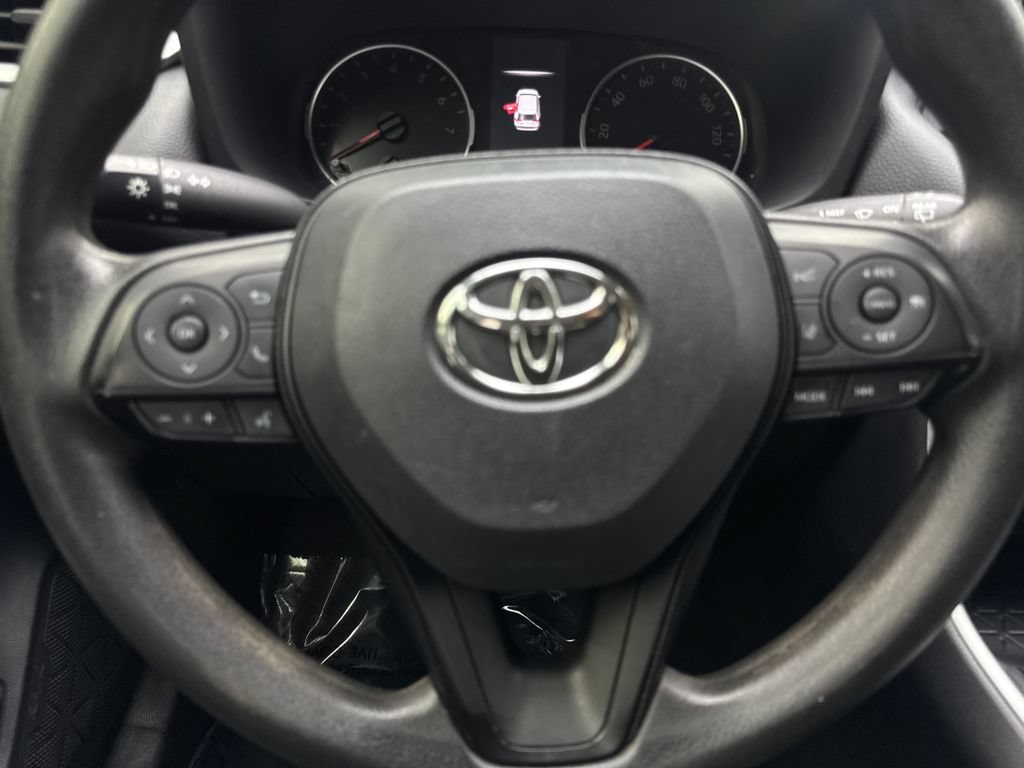 Used 2021 Toyota RAV4 LE FWD image 57