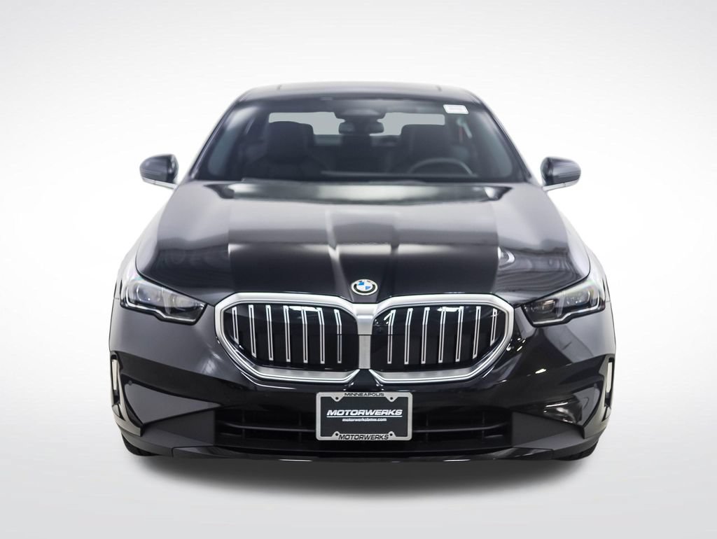 Used 2026 BMW 530i xDrive AWD/4WD image 8