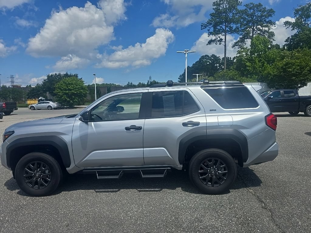 Used 2025 Toyota 4Runner SR5 AWD/4WD image 8