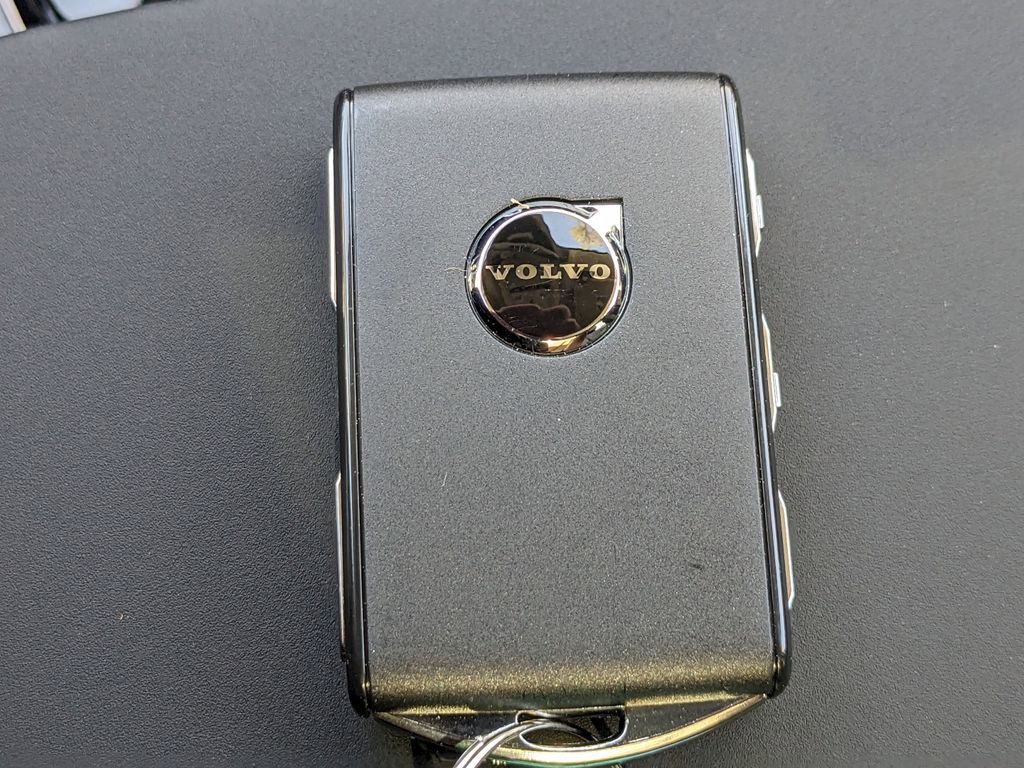 New 2025 Volvo XC90 B6 Plus image 32