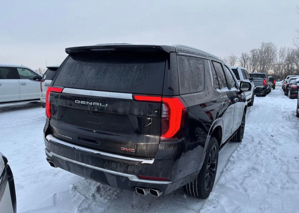 Used 2025 GMC Yukon Denali image 2