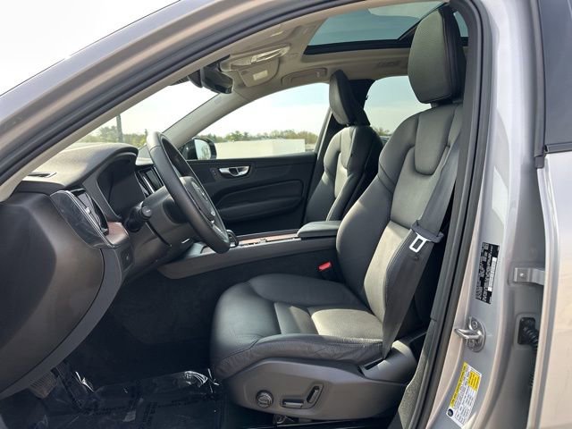 Certified 2023 Volvo XC60 B5 Plus w/ Climate Package AWD/4WD image 18