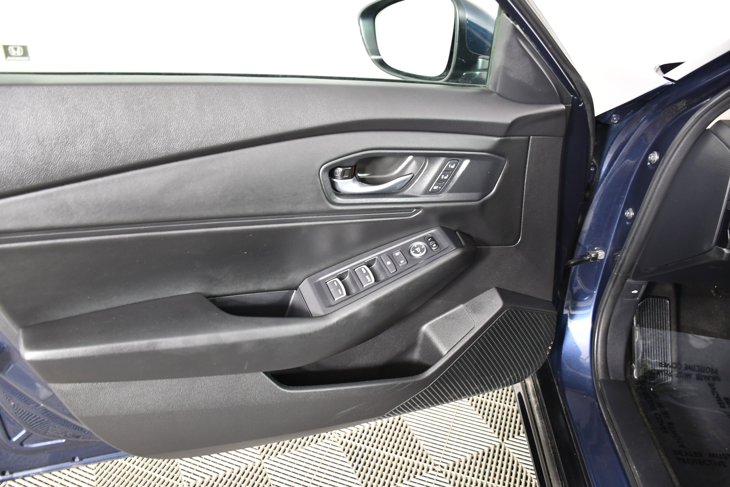 Certified 2025 Honda Accord EX-L image 36