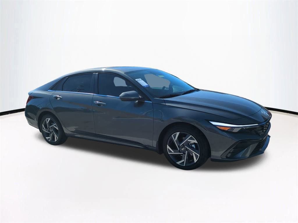 New 2026 Hyundai Elantra Limited image 2