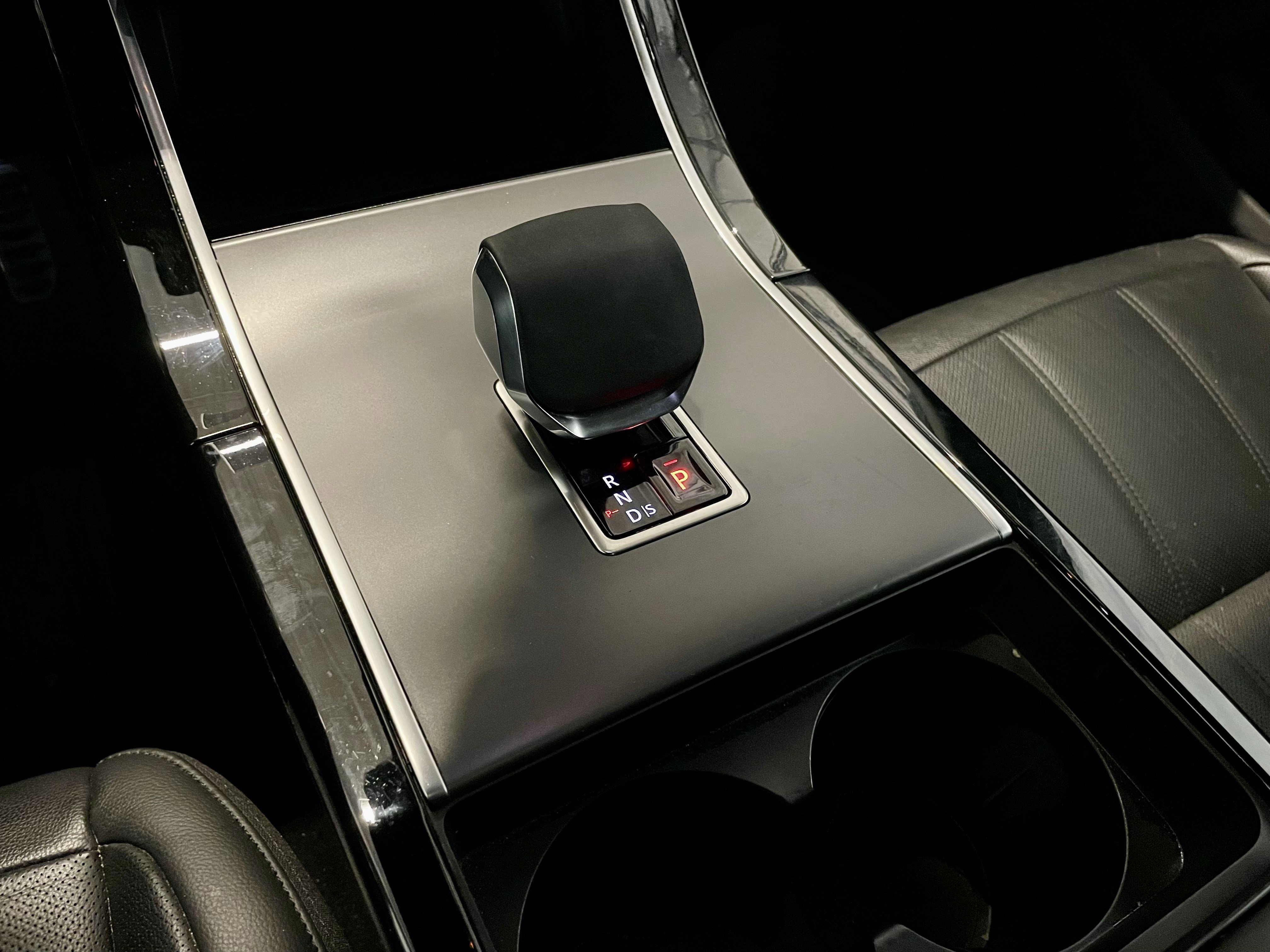 Certified 2024 Land Rover Range Rover Evoque Dynamic SE image 20