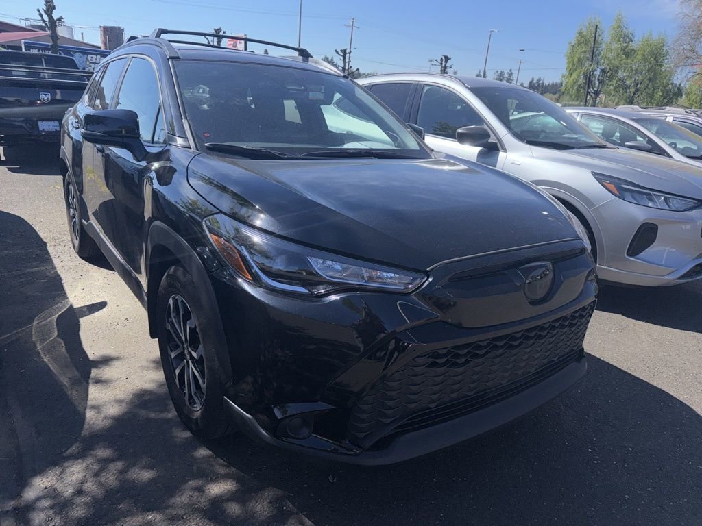 Used 2025 Toyota Corolla Cross AWD Hybrid w/ Moonroof Package image 2