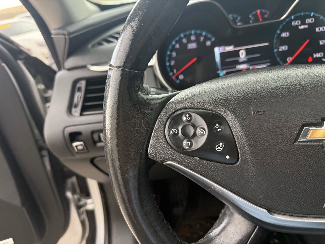 Used 2015 Chevrolet Impala LTZ FWD image 17
