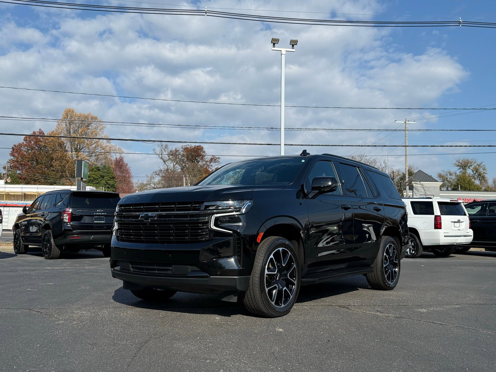 Used 2022 Chevrolet Tahoe RST w/ Luxury Package image 1