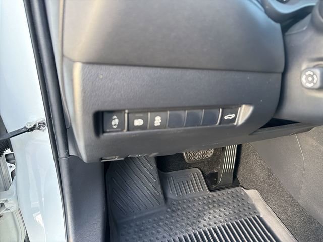 Certified 2021 Toyota Venza LE AWD/4WD image 11
