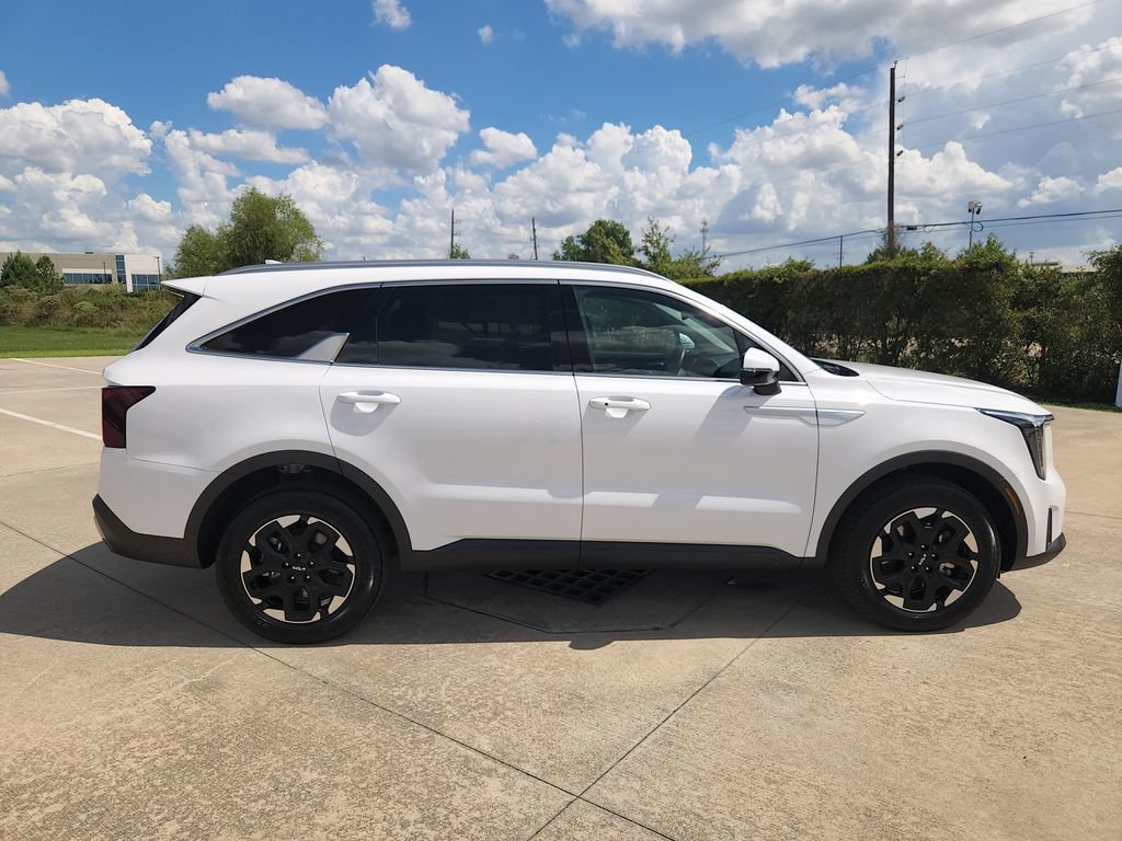 Used 2025 Kia Sorento S w/ Panoramic Sunroof Package AWD/4WD image 4