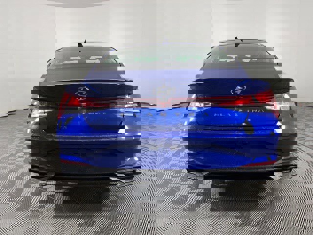 Used 2023 Hyundai Elantra SEL w/ Convenience Package image 6