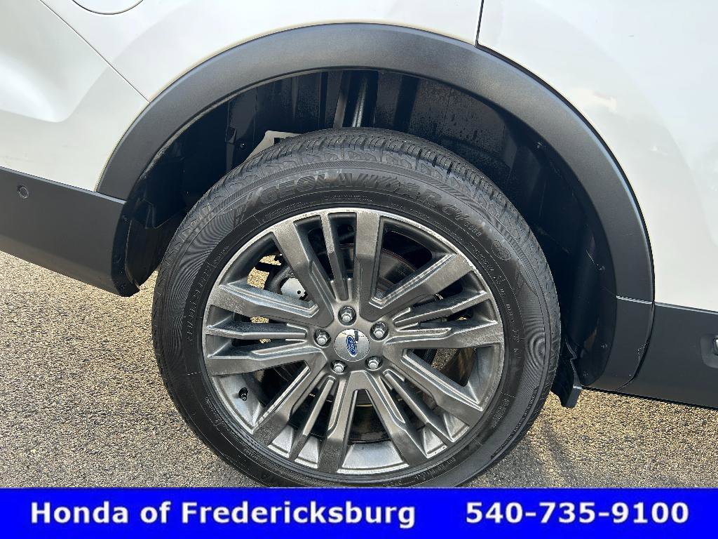 Used 2017 Ford Explorer Platinum image 37