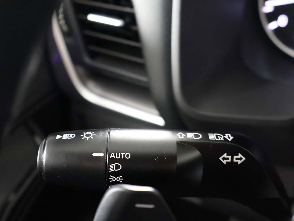 Used 2023 Nissan Rogue SV image 38