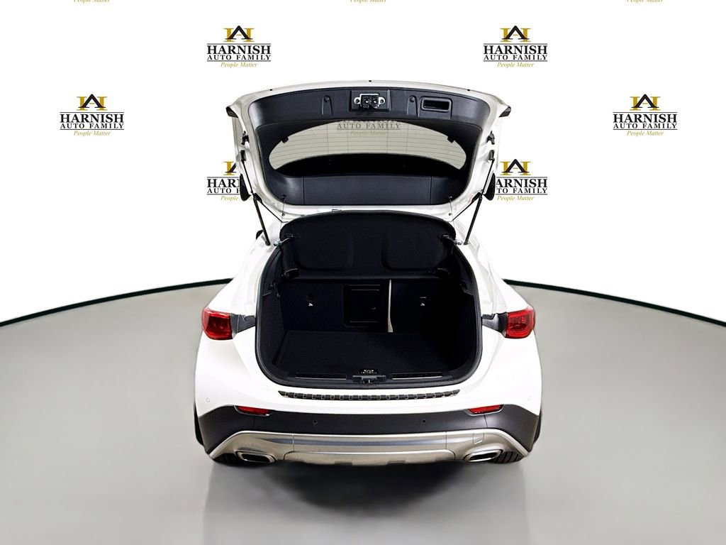 Used 2018 INFINITI QX30 Premium w/ Navigation Package image 34