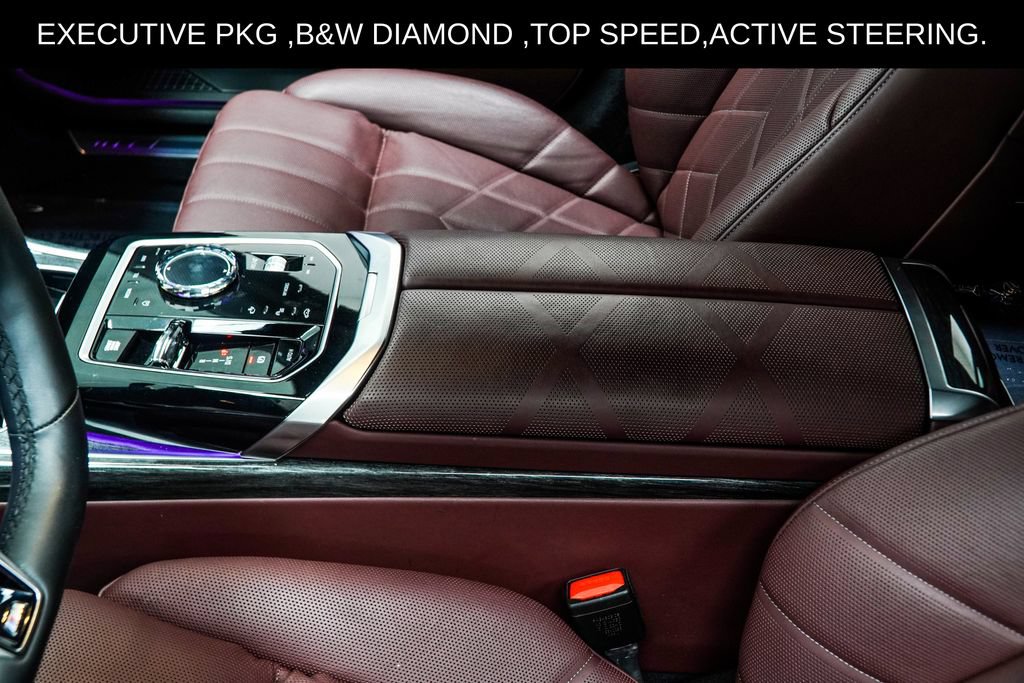 Used 2025 BMW 750e xDrive w/ Executive Package AWD/4WD image 29